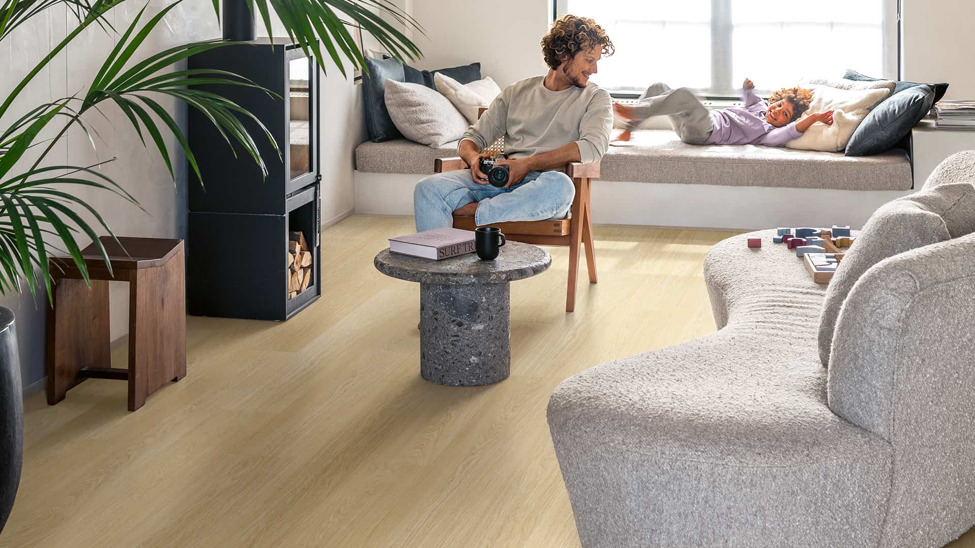 Krásná vinylová podlaha Quick-Step Flex v obývacím pokoji